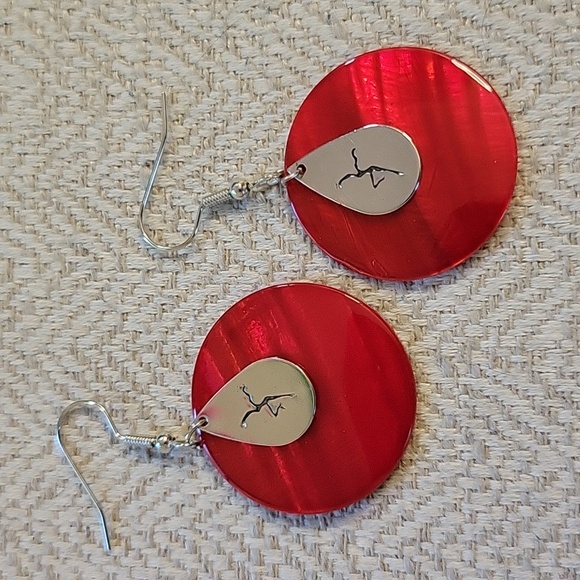 DMB FIREDANCER SHELL DROP EARRINGS - Picture 4 of 7